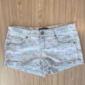 Floral jeans shorts